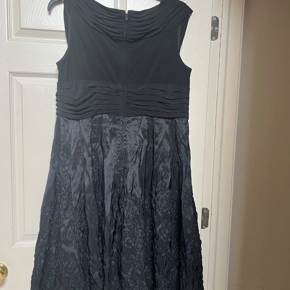 Adrianna Papell Cocktail Dress - Picture 9 of 9